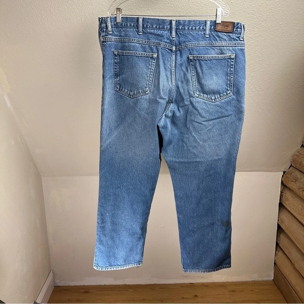 L.L.Bean Men’s comfort Waist Jeans. Straight Leg. Medium Wash. 38X29